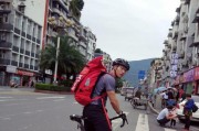 公路车后置相机如何与手机连接拍照？