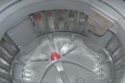 洗衣机积水的解决方法（如何清理洗衣机积水）