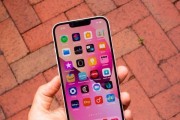 探寻iPhone13的尺寸之谜（全面解析iPhone13的尺寸与设计）
