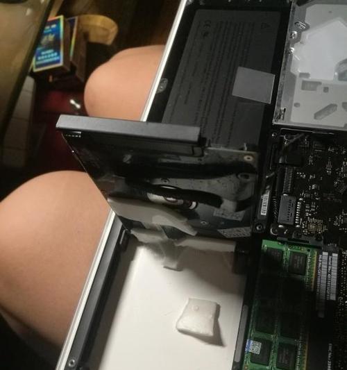 如何正确安装电脑硬盘（一步步教你安装电脑硬盘）