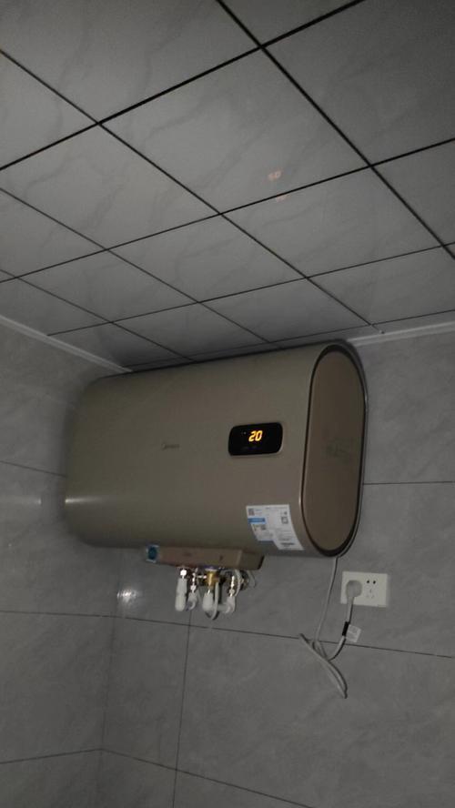 解决美的热水器出现冷水问题的方法（实用技巧让您远离冷水困扰）