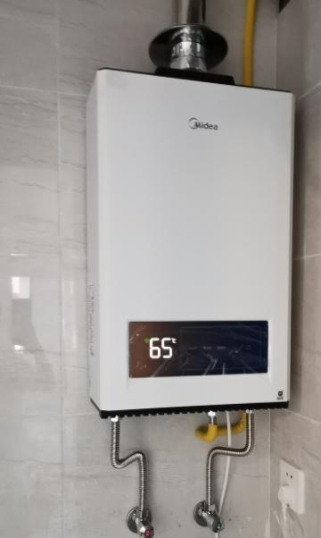 解决美的热水器出现冷水问题的方法（实用技巧让您远离冷水困扰）