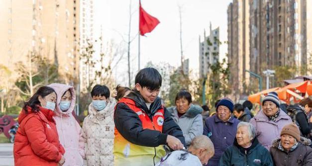 金宝油烟机清洗全攻略（金宝油烟机清洗步骤详解）