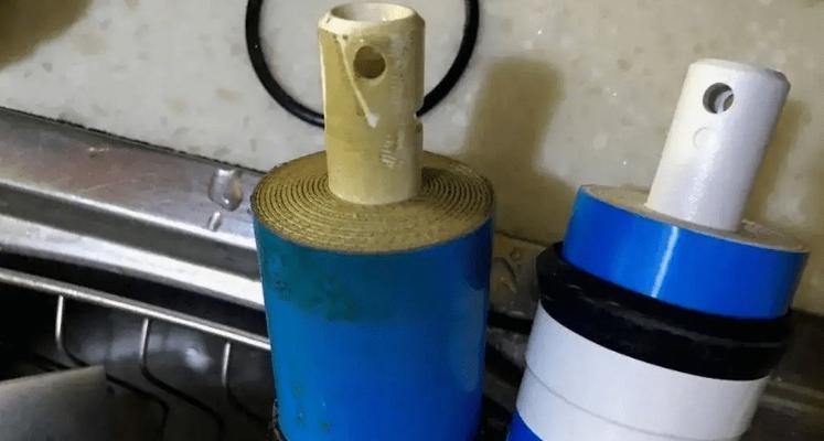 解决净水器滤芯中塑料问题的方法（保证饮水健康）