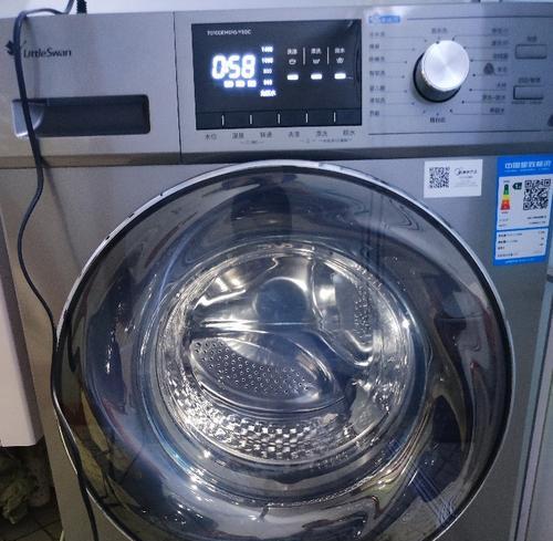 洗衣机桶里有水的修理方法（如何解决洗衣机桶里积水的问题）
