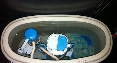 洗衣机桶里有水的修理方法（如何解决洗衣机桶里积水的问题）