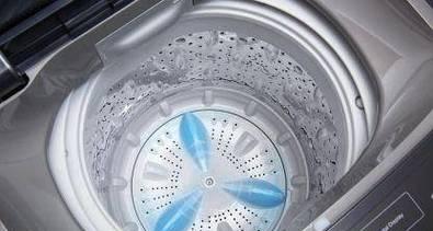 洗衣机桶里有水的修理方法（如何解决洗衣机桶里积水的问题）