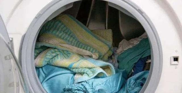 解决全自动洗衣机排水正常但甩不干水的问题（排水正常却甩不干水）