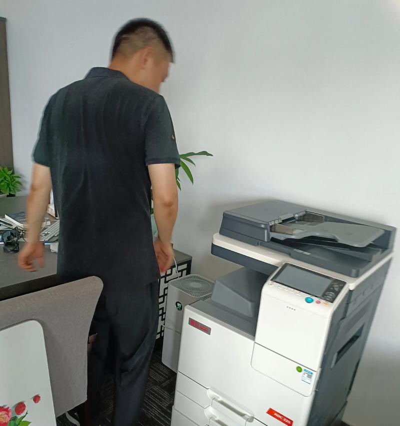 复印机装纸正确方法是什么？如何避免卡纸问题？