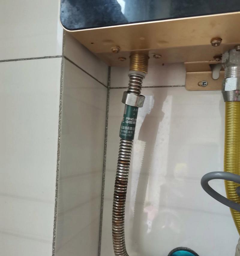 热水器响完开始漏水怎么办？紧急修复步骤是什么？