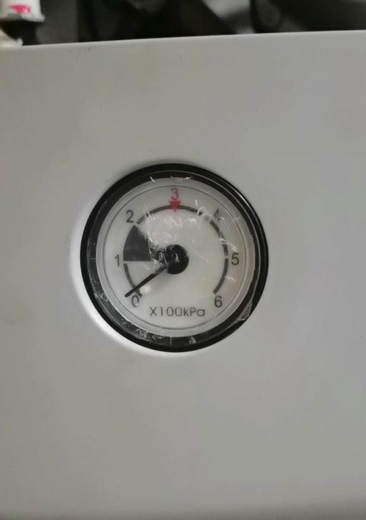 壁挂炉绿灯闪烁代表什么？出现绿灯时应如何处理？