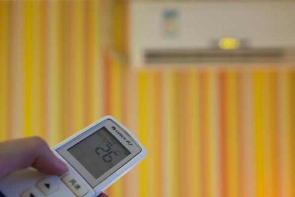 空调一直显示27度降不下来？可能是什么问题导致的？