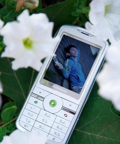 联想高清照相机如何连接手机拍照？