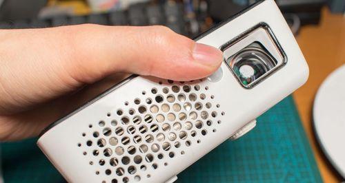 投影仪拆卸步骤是什么？需要哪些工具？