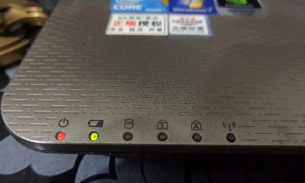 笔记本充电指示灯变灰？可能的原因有哪些？