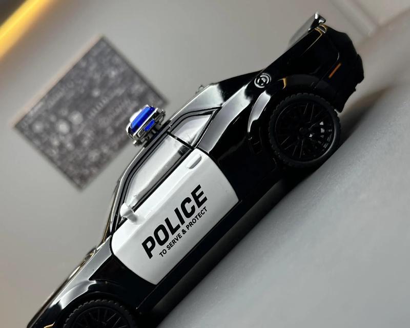 美国警车道奇充电器属于哪款车型？