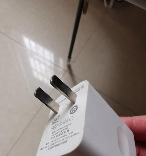 手机充电器为何可变电流？有何影响？