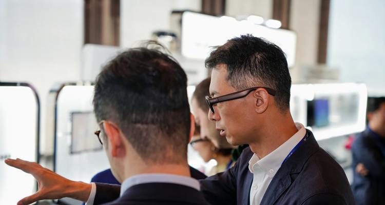 魅族智能眼镜定制功能如何使用？使用过程中有哪些技巧？